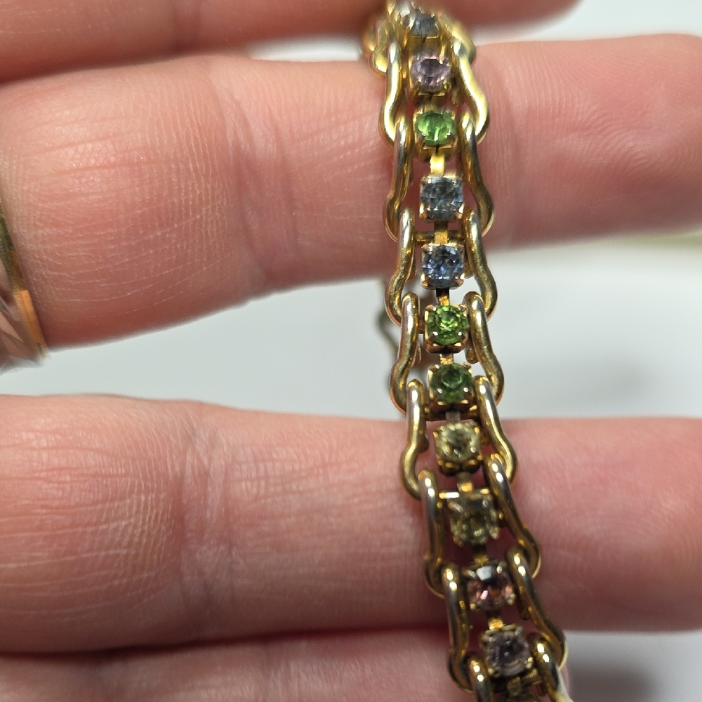 Elegant Gold Bracelet with Multicolor Stones - Picture 8 of 9